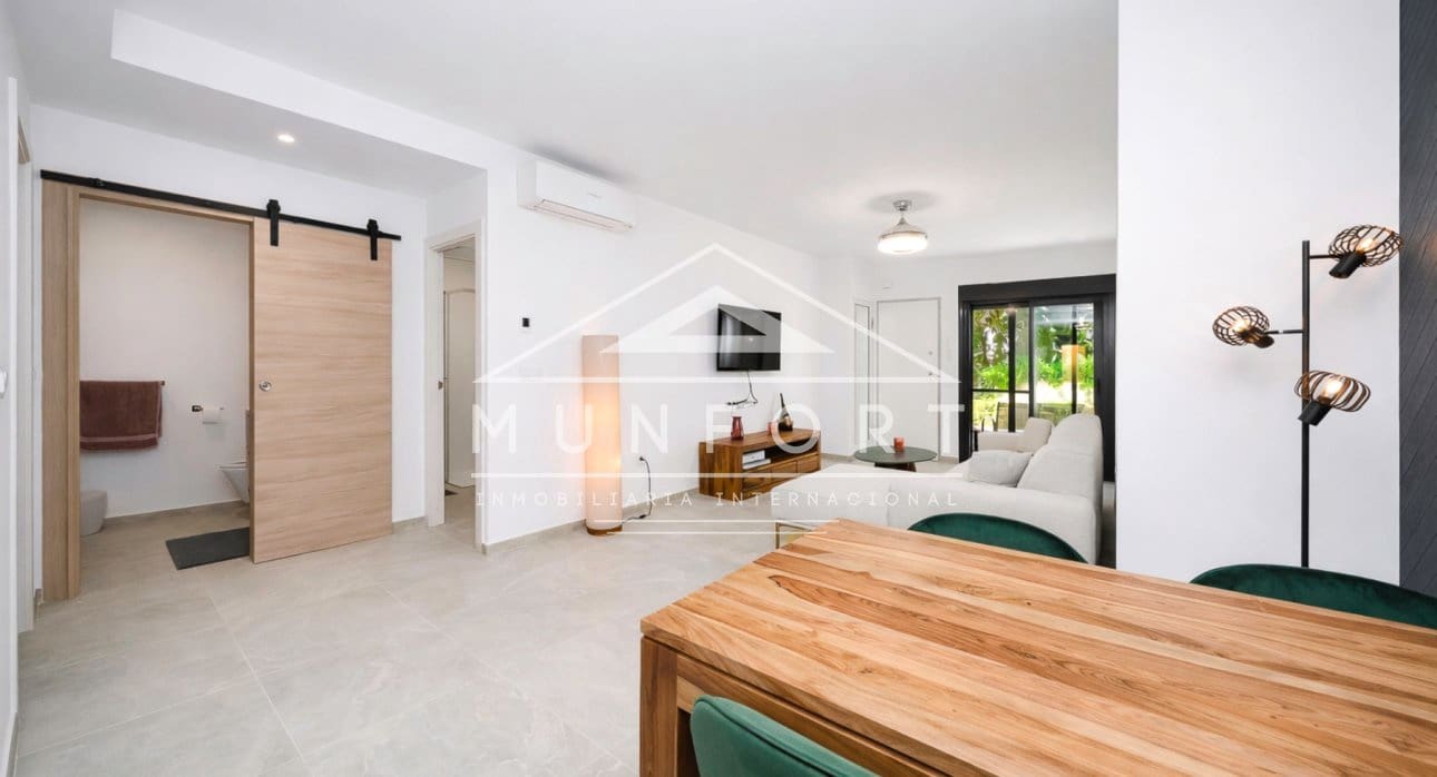 2 soveværelse Bungalow til salg i Santiago de la Ribera med swimmingpool - € 329.900 (Ref: 9614223)