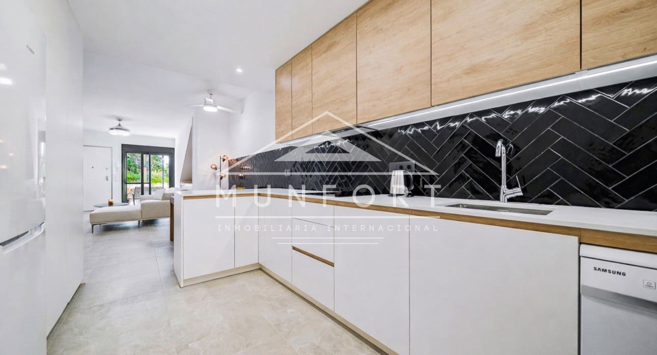 2 soveværelse Bungalow til salg i Santiago de la Ribera med swimmingpool - € 329.900 (Ref: 9614223)