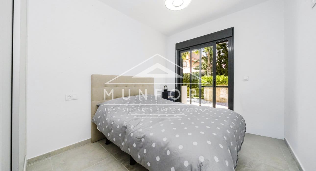 2 soveværelse Bungalow til salg i Santiago de la Ribera med swimmingpool - € 329.900 (Ref: 9614223)