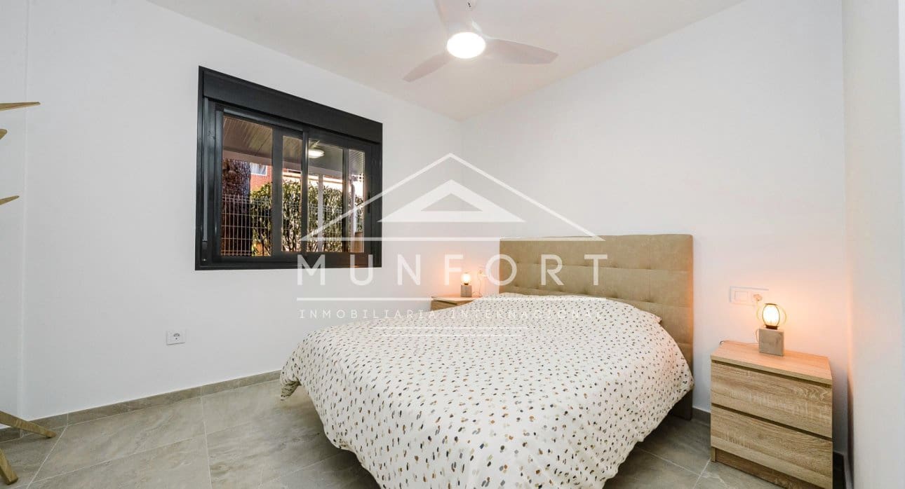 2 soveværelse Bungalow til salg i Santiago de la Ribera med swimmingpool - € 329.900 (Ref: 9614223)