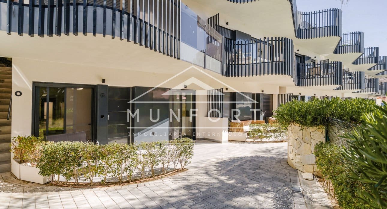 2 soveværelse Bungalow til salg i Santiago de la Ribera med swimmingpool - € 329.900 (Ref: 9614223)