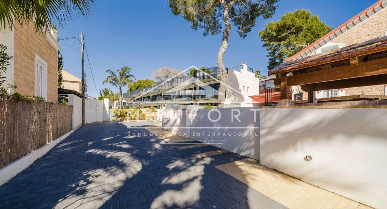 2 soveværelse Bungalow til salg i Santiago de la Ribera med swimmingpool - € 329.900 (Ref: 9614223)