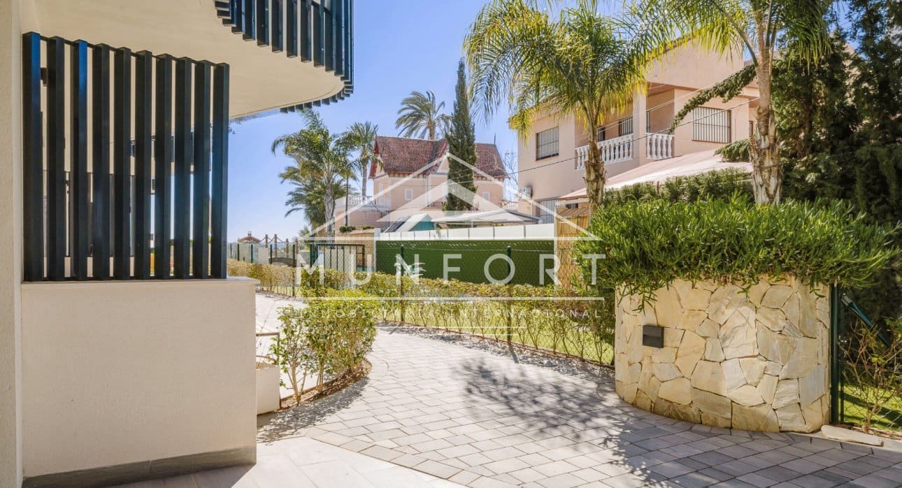 2 soveværelse Bungalow til salg i Santiago de la Ribera med swimmingpool - € 329.900 (Ref: 9614223)