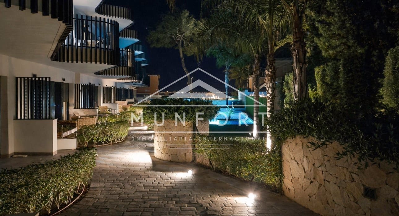 2 soveværelse Bungalow til salg i Santiago de la Ribera med swimmingpool - € 329.900 (Ref: 9614223)