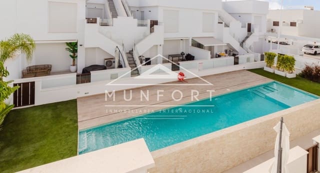 3 makuuhuone Bungalow myytävänä paikassa Pilar de la Horadada mukana uima-altaan - 395 900 € (Ref: 9617107)