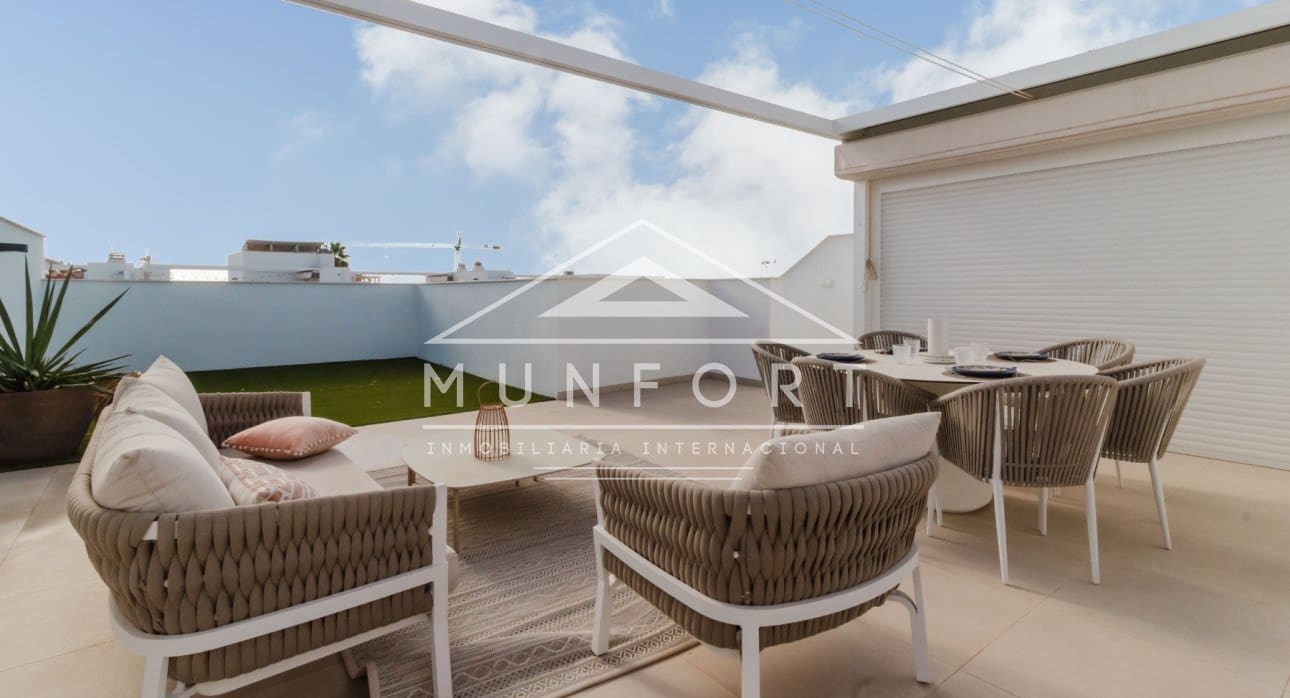 3 makuuhuone Bungalow myytävänä paikassa Pilar de la Horadada mukana uima-altaan - 334 900 € (Ref: 9617108)