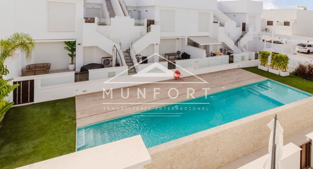 3 makuuhuone Bungalow myytävänä paikassa Pilar de la Horadada mukana uima-altaan - 334 900 € (Ref: 9617108)