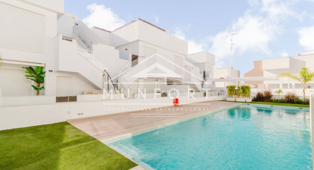 3 makuuhuone Bungalow myytävänä paikassa Pilar de la Horadada mukana uima-altaan - 334 900 € (Ref: 9617108)