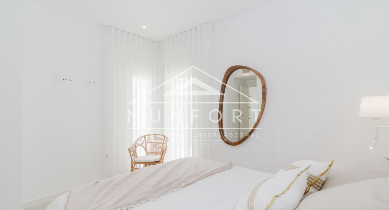 Bungalow de 3 habitaciones en Pilar de la Horadada en venta con piscina - 334.900 € (Ref: 9617108)