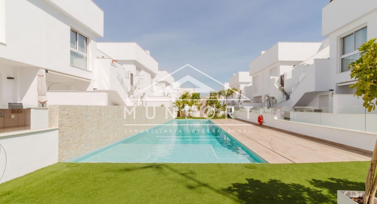 Bungalow de 3 habitaciones en Pilar de la Horadada en venta con piscina - 334.900 € (Ref: 9617108)