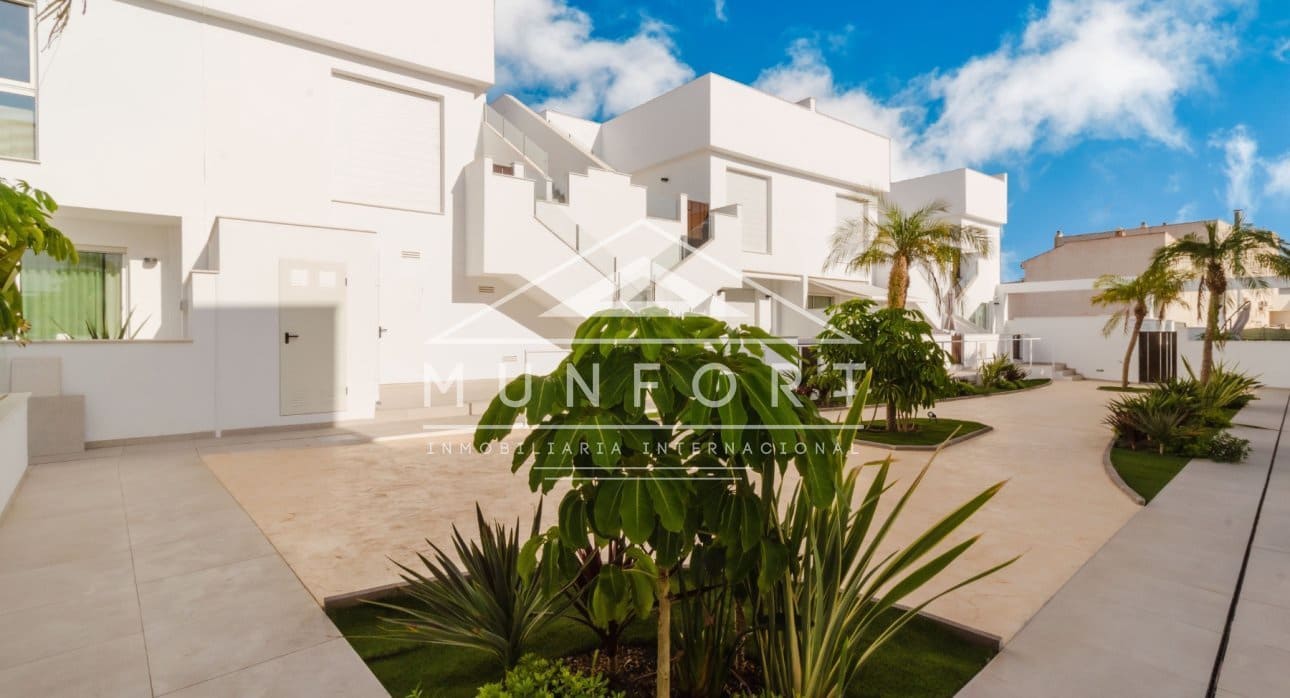 3 Zimmer Bungalow zu verkaufen in Pilar de la Horadada mit Pool - 289.900 € (Ref: 9617109)