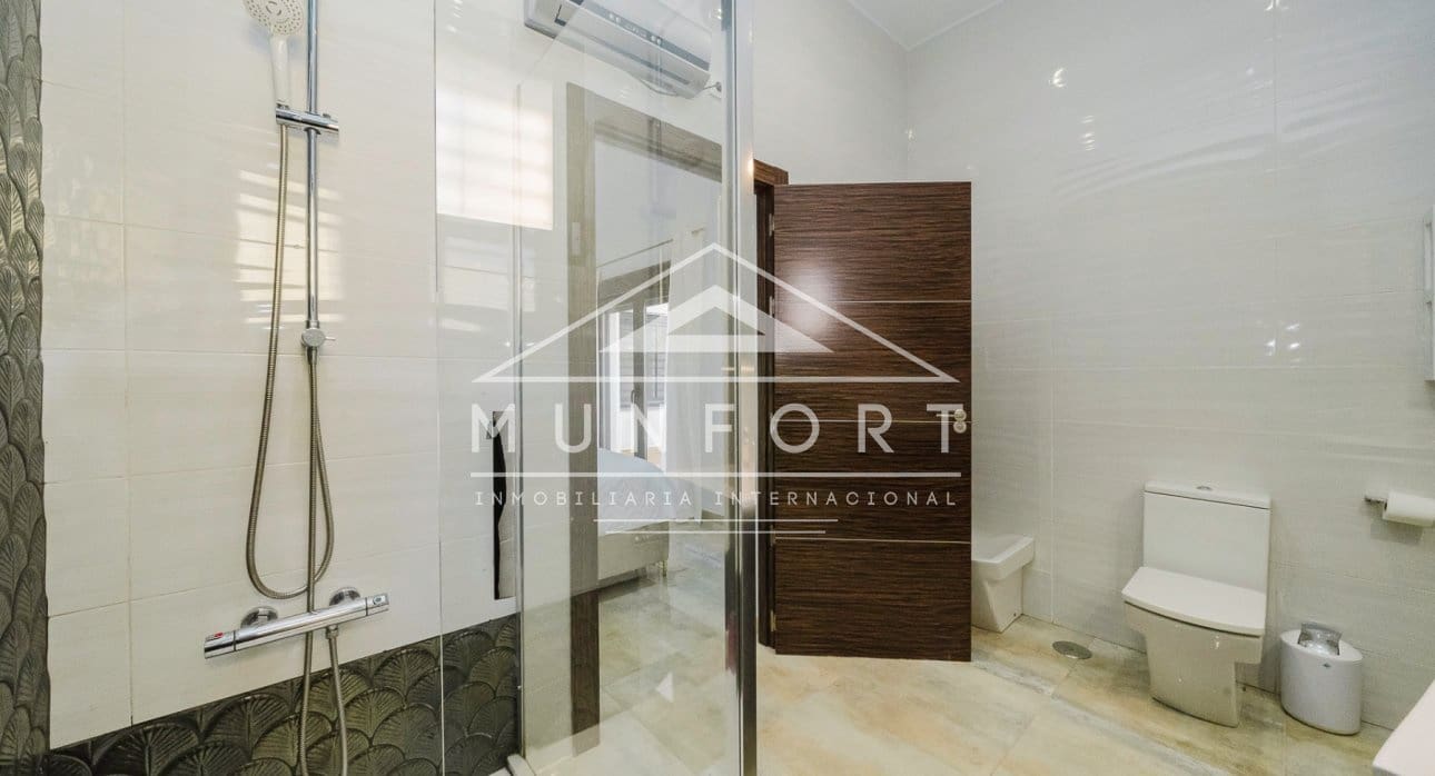 4 bedroom Villa for sale in Torre de la Horadada with pool - € 595,000 (Ref: 9618478)