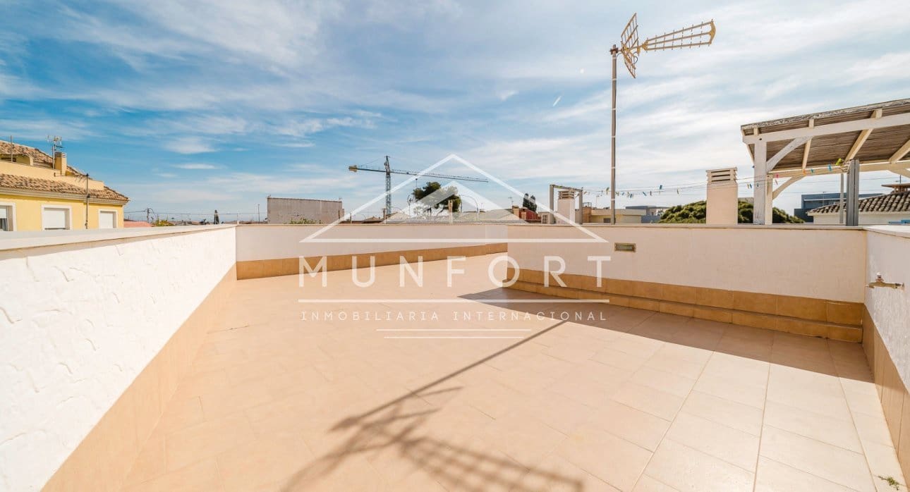 4 bedroom Villa for sale in Torre de la Horadada with pool - € 595,000 (Ref: 9618478)