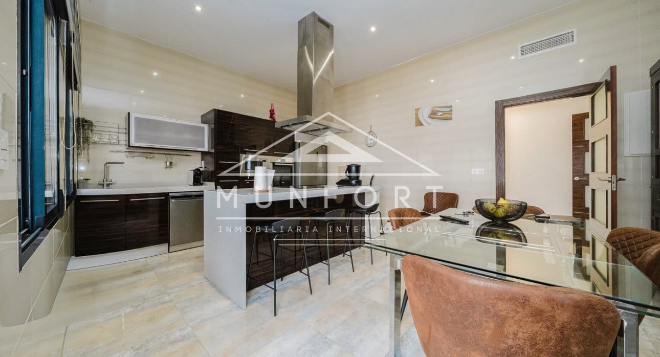 4 bedroom Villa for sale in Torre de la Horadada with pool - € 595,000 (Ref: 9618478)