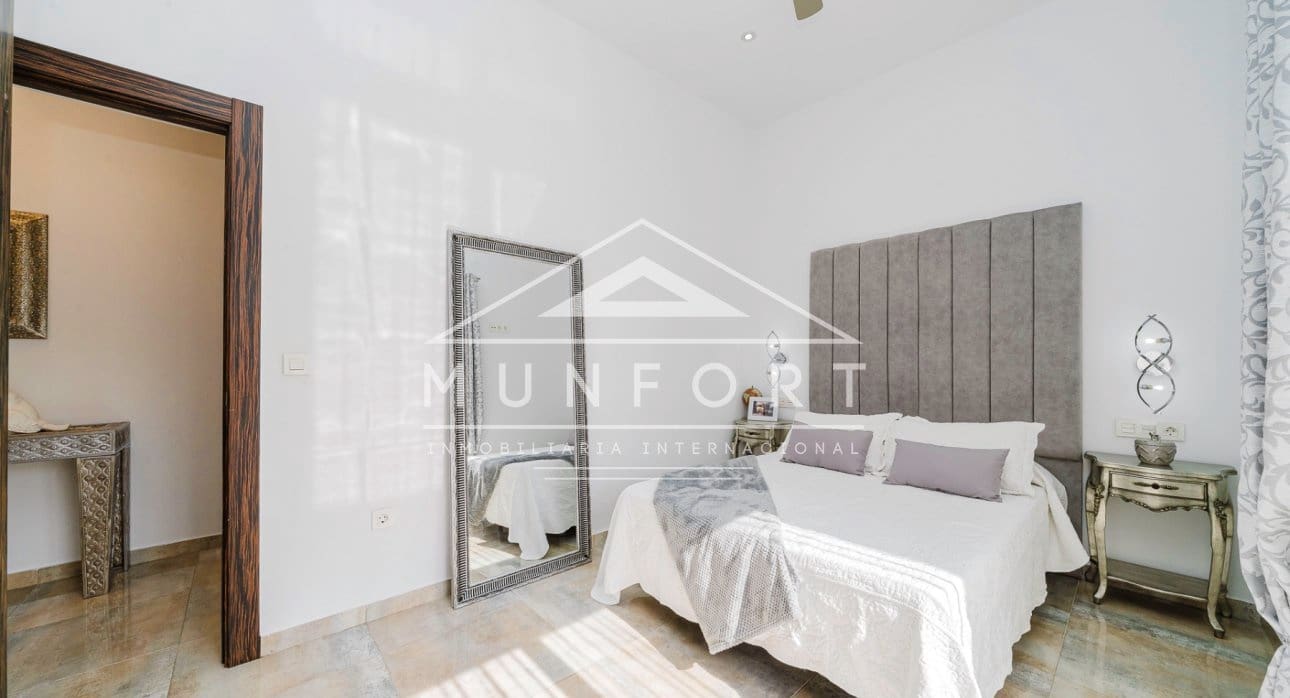 4 bedroom Villa for sale in Torre de la Horadada with pool - € 595,000 (Ref: 9618478)