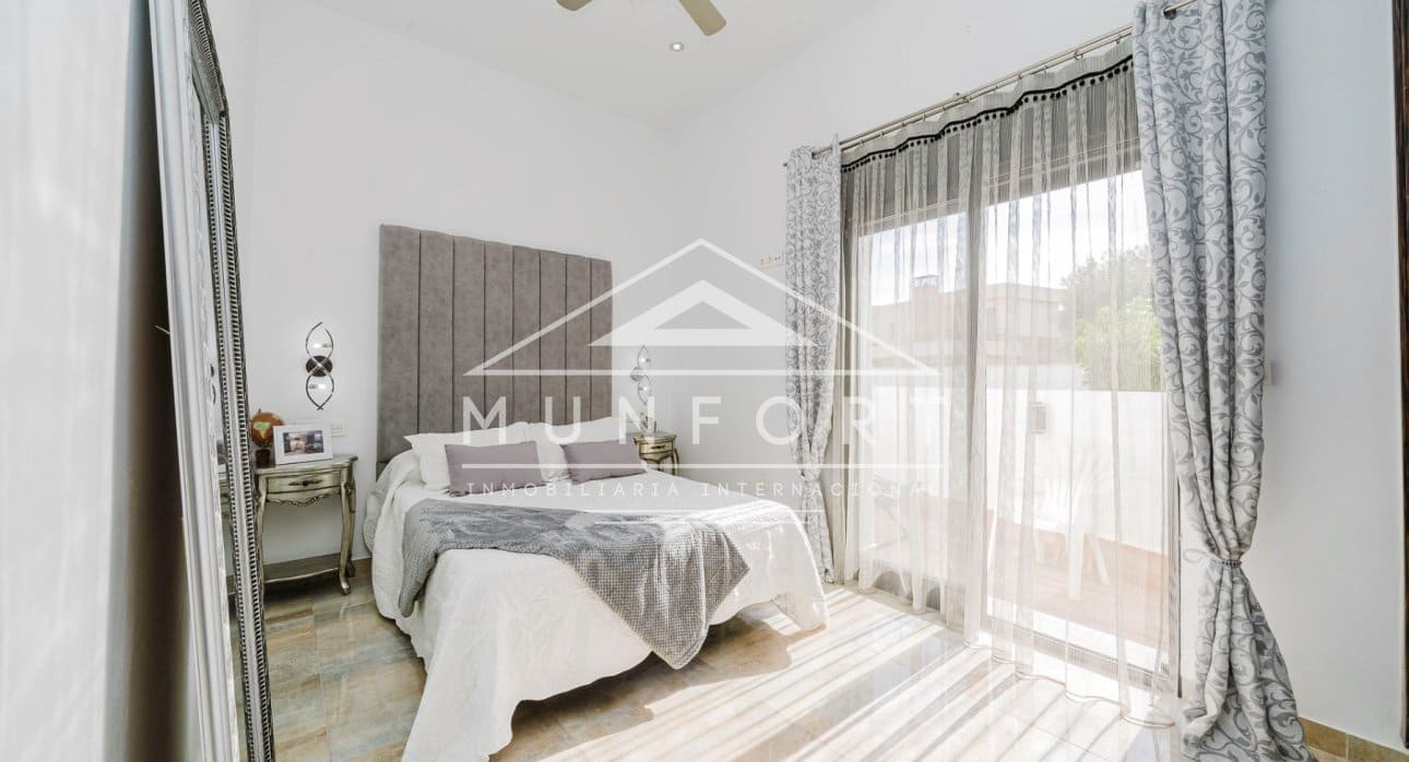 4 bedroom Villa for sale in Torre de la Horadada with pool - € 595,000 (Ref: 9618478)