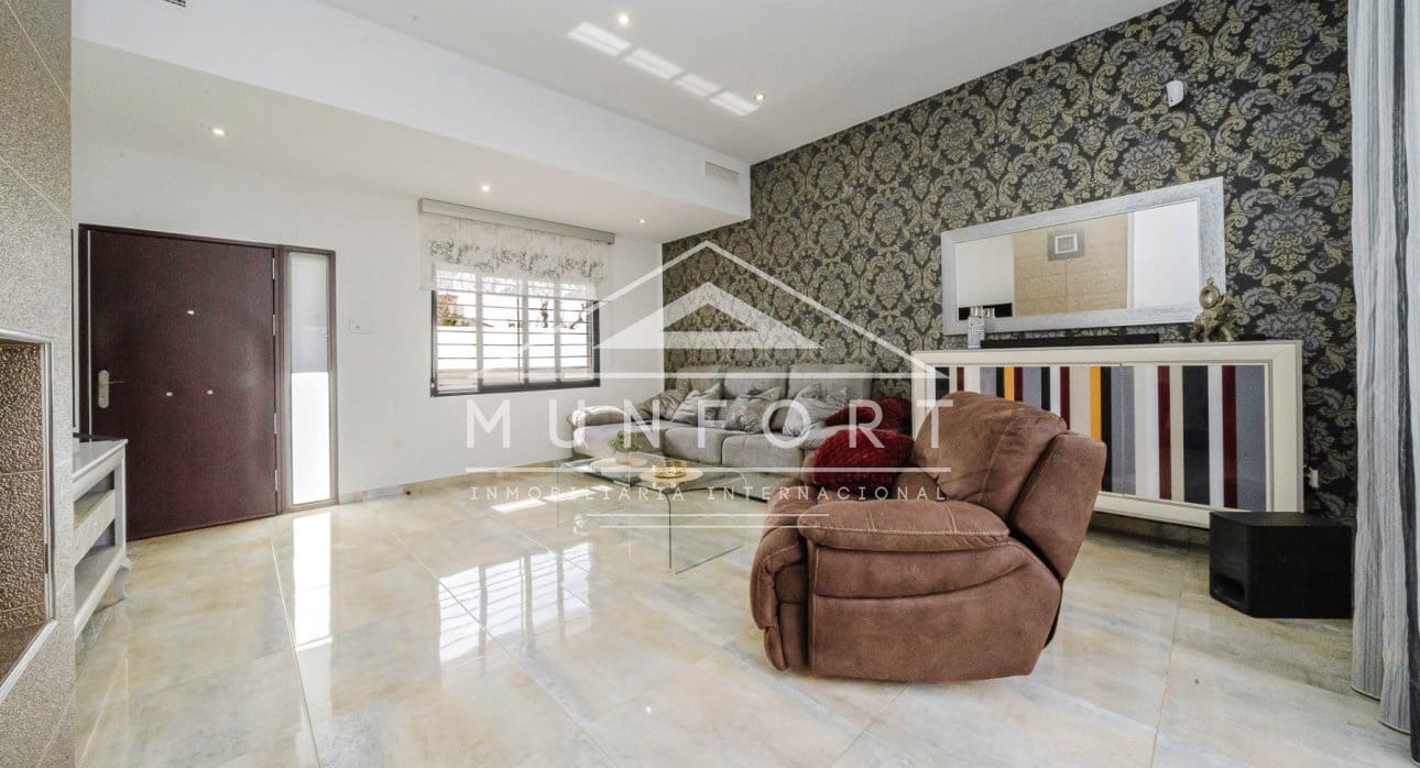 4 bedroom Villa for sale in Torre de la Horadada with pool - € 595,000 (Ref: 9618478)