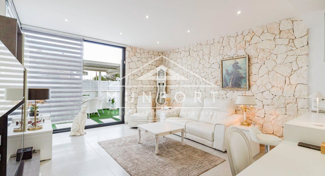 Chalet de 3 habitaciones en Sucina en venta con piscina - 449.900 € (Ref: 9618689)