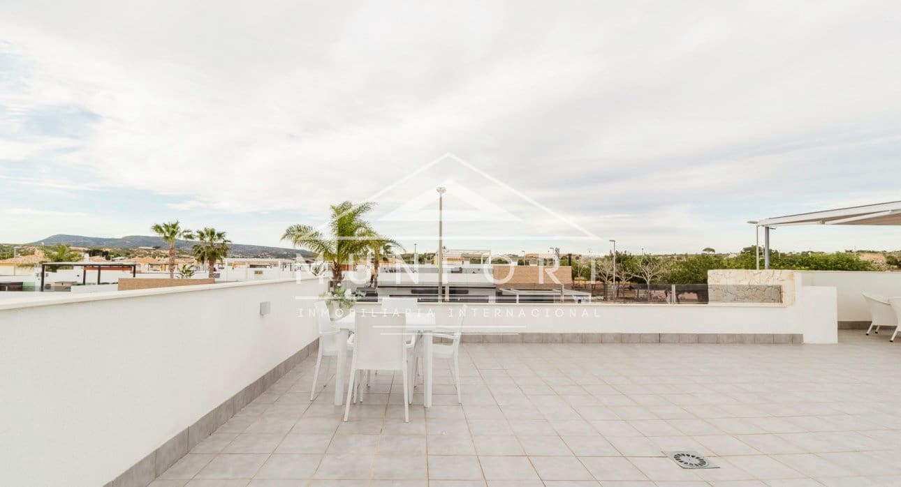 Chalet de 3 habitaciones en Sucina en venta con piscina - 449.900 € (Ref: 9618689)