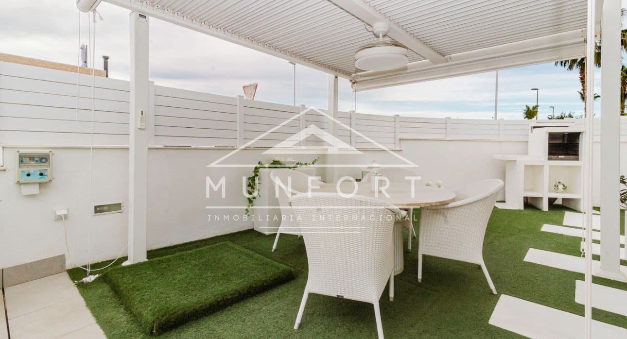 Chalet de 3 habitaciones en Sucina en venta con piscina - 449.900 € (Ref: 9618689)