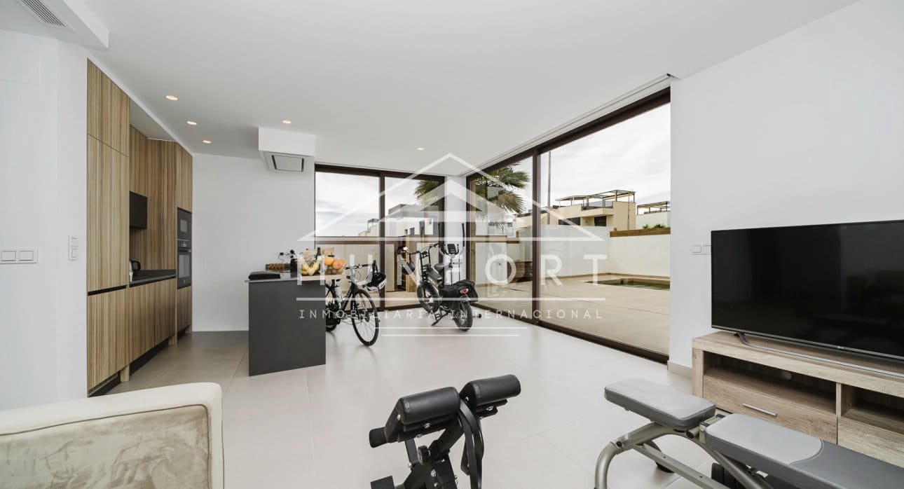 4 bedroom Villa for sale in Benijofar with pool - € 438,900 (Ref: 9623228)