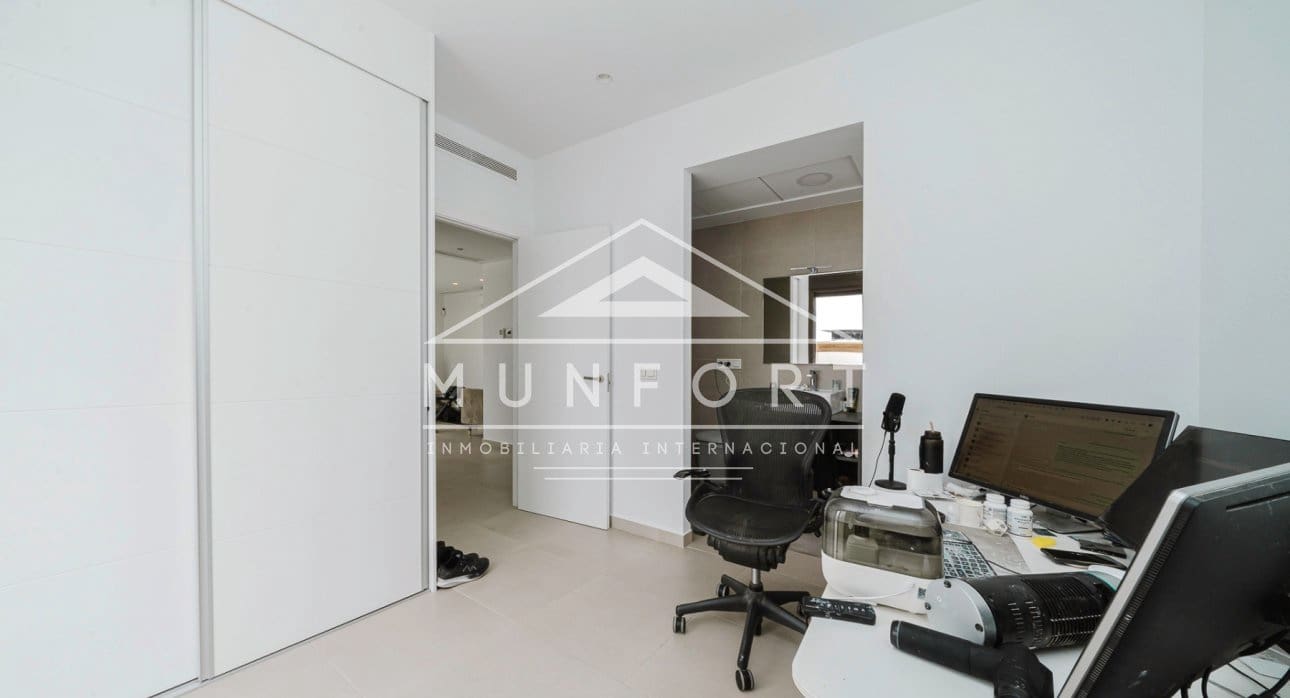 4 bedroom Villa for sale in Benijofar with pool - € 438,900 (Ref: 9623228)