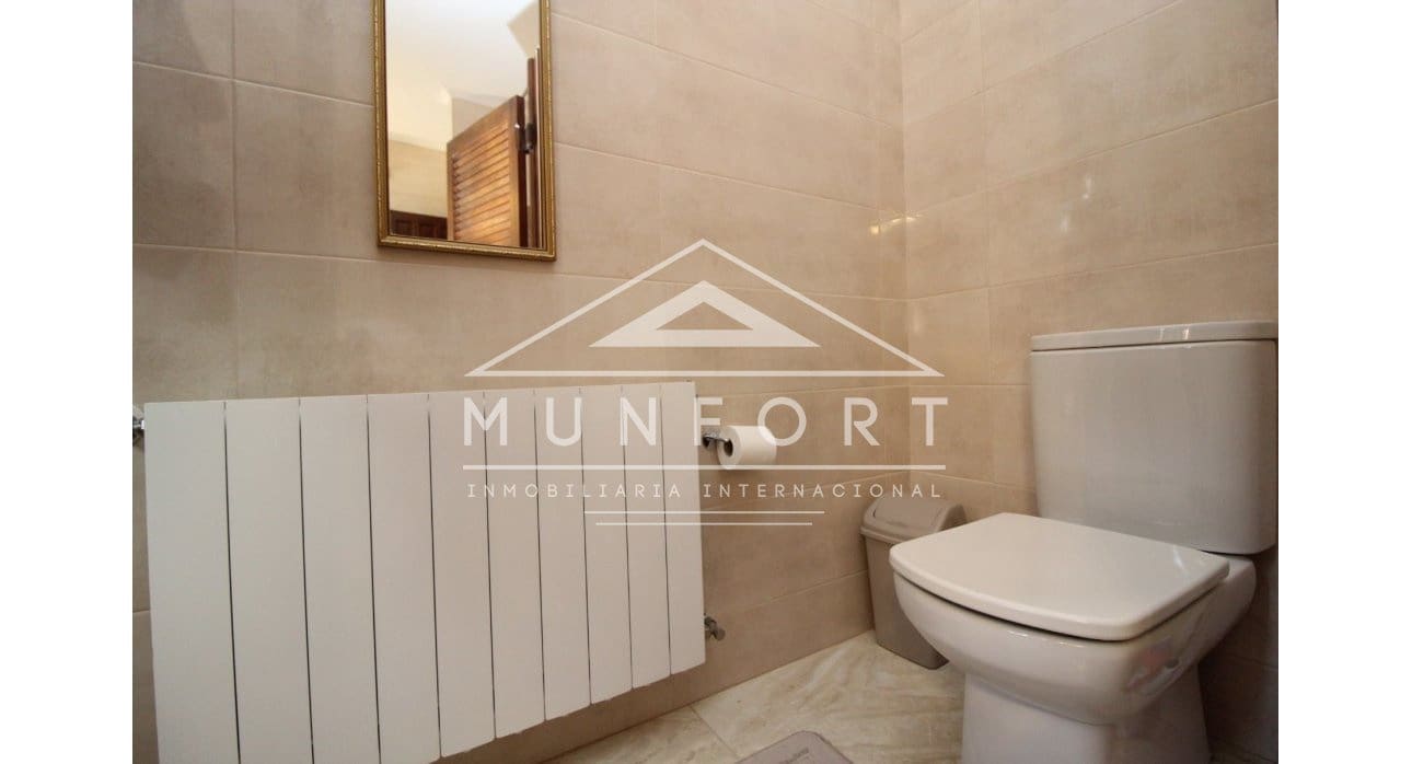 Chalet de 4 habitaciones en Villamartin en venta con piscina - 790.000 € (Ref: 9626357)