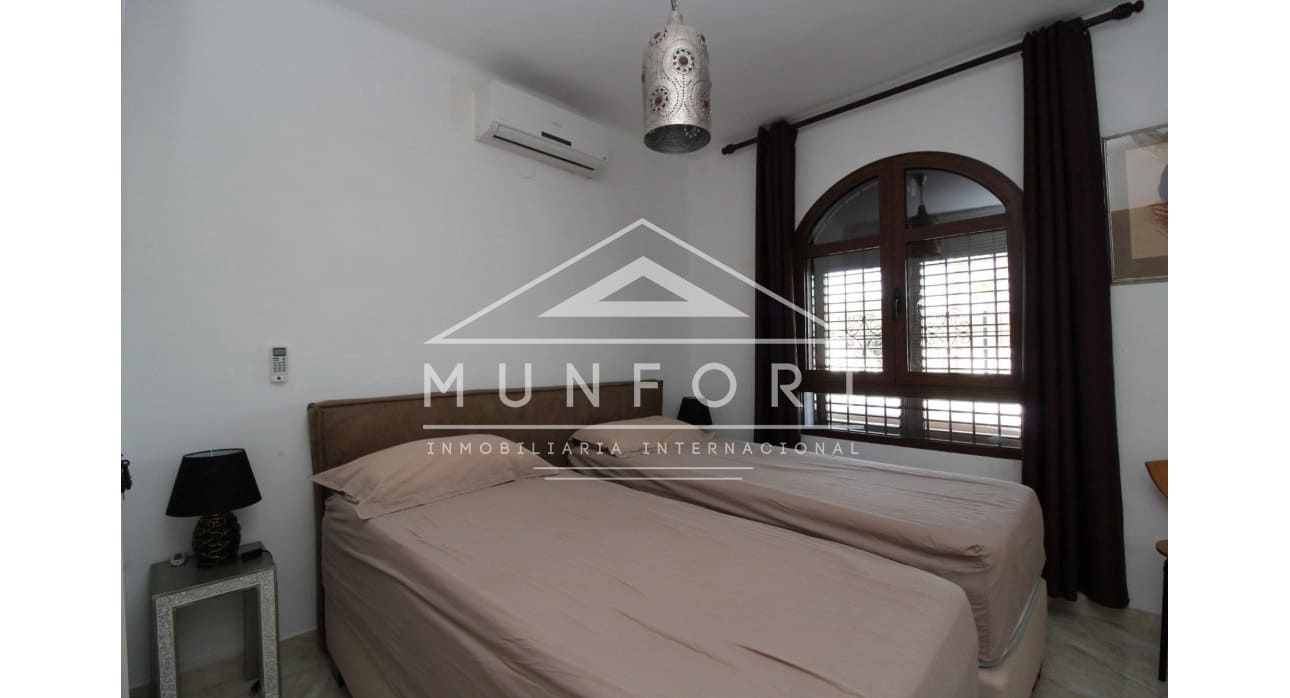 Chalet de 4 habitaciones en Villamartin en venta con piscina - 790.000 € (Ref: 9626357)