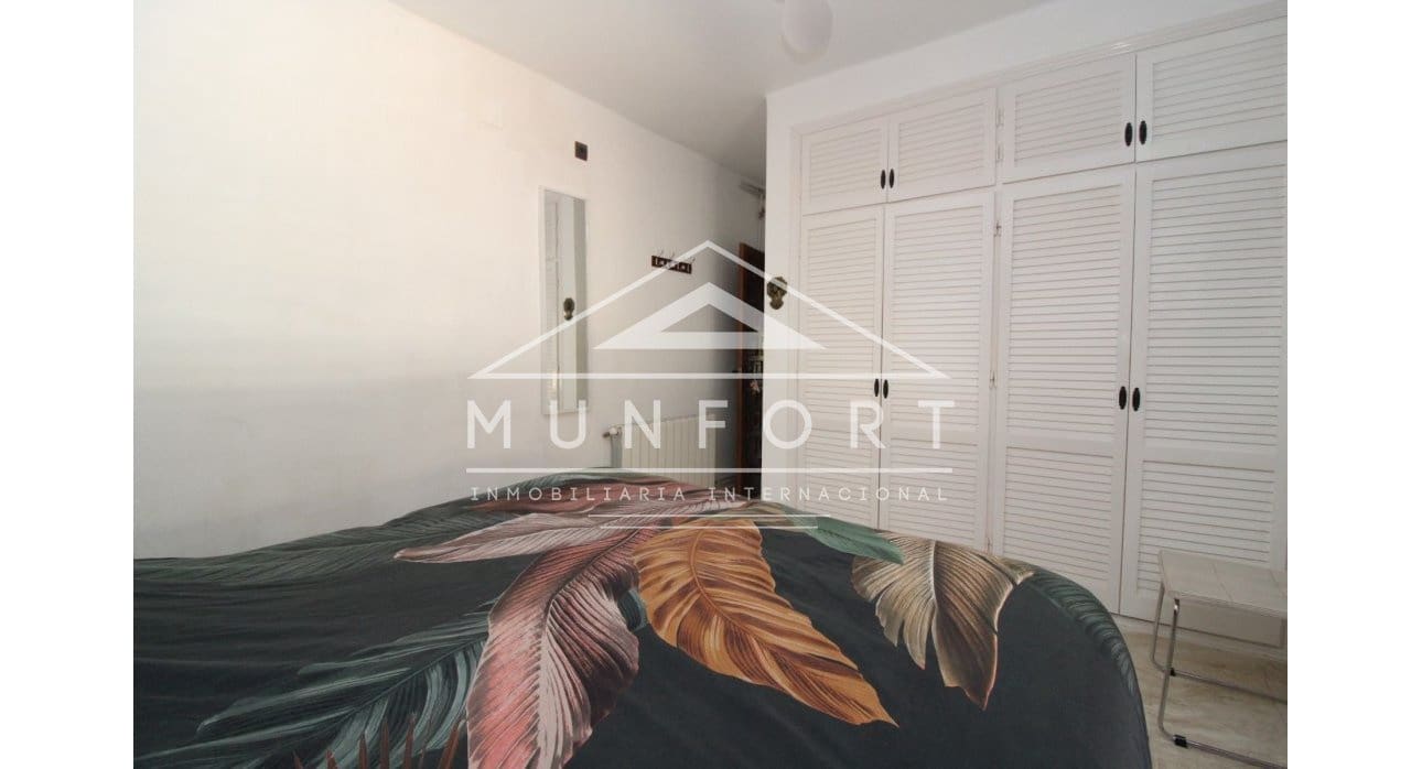 Chalet de 4 habitaciones en Villamartin en venta con piscina - 790.000 € (Ref: 9626357)