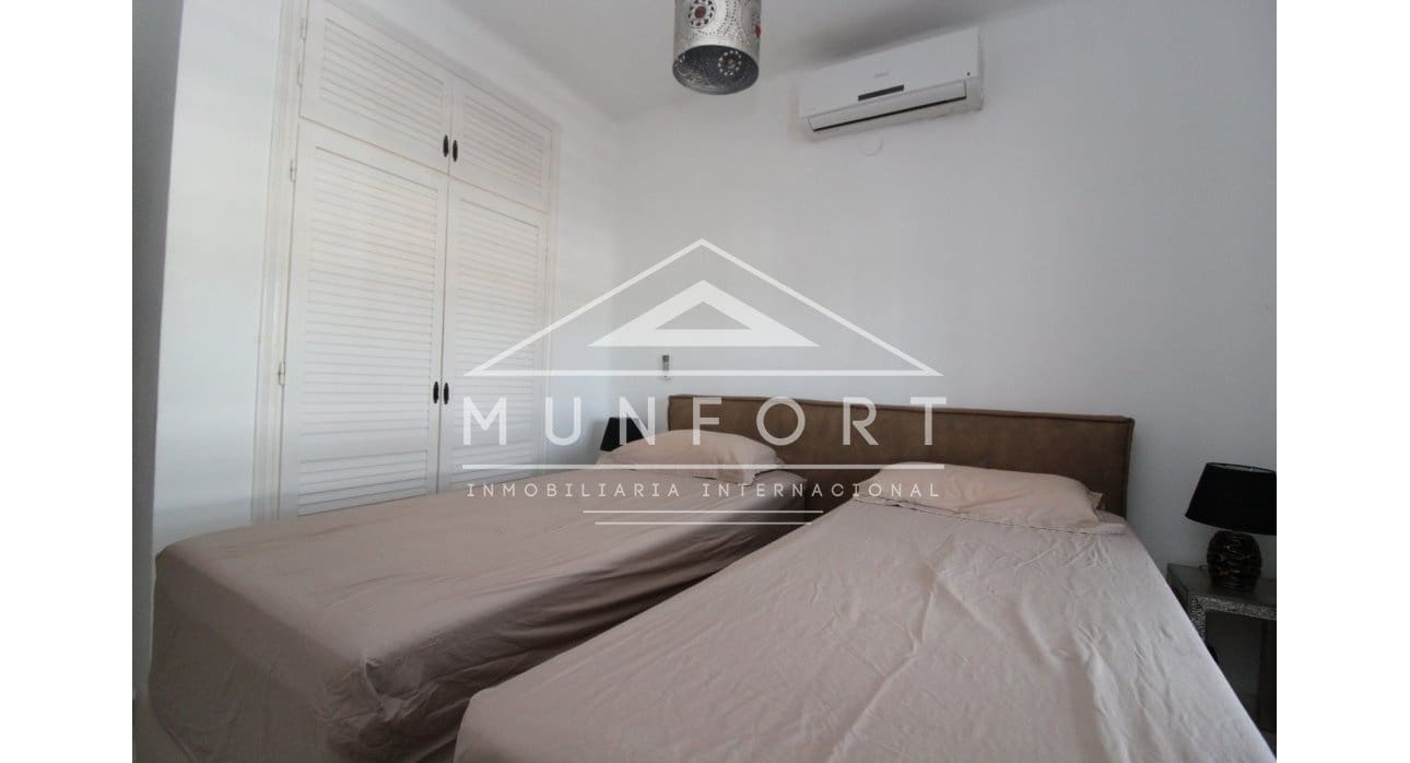 Chalet de 4 habitaciones en Villamartin en venta con piscina - 790.000 € (Ref: 9626357)