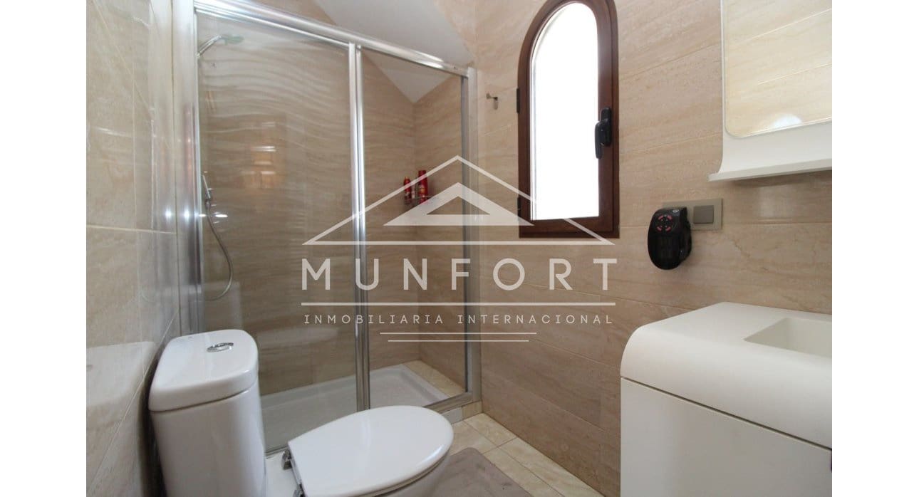 Chalet de 4 habitaciones en Villamartin en venta con piscina - 790.000 € (Ref: 9626357)