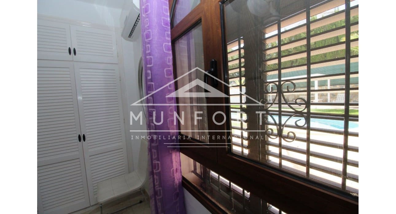 Chalet de 4 habitaciones en Villamartin en venta con piscina - 790.000 € (Ref: 9626357)