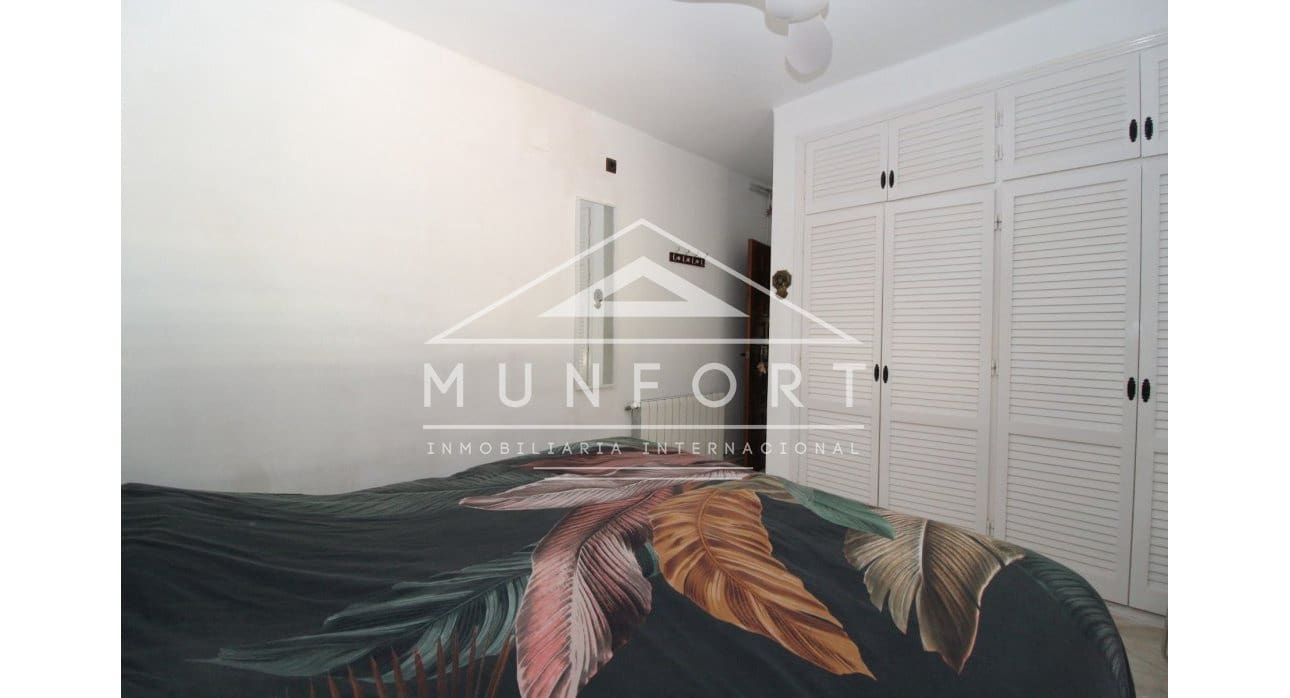 Chalet de 4 habitaciones en Villamartin en venta con piscina - 790.000 € (Ref: 9626357)