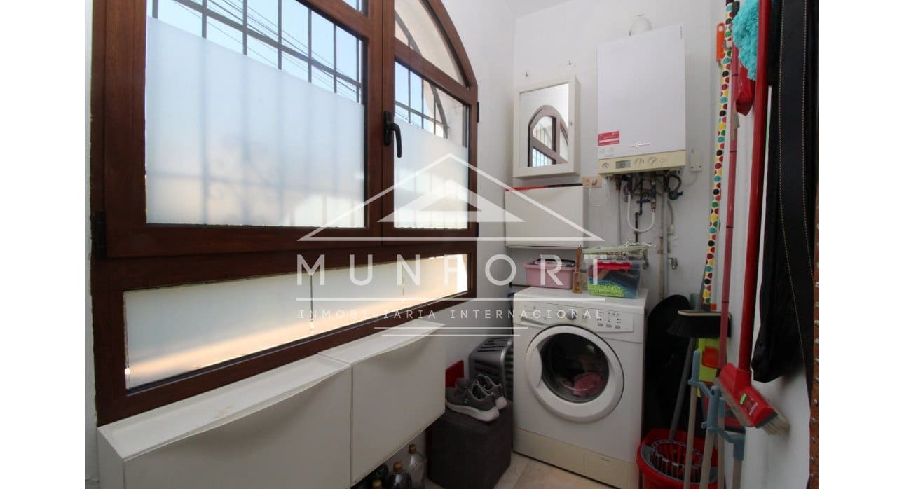 Chalet de 4 habitaciones en Villamartin en venta con piscina - 790.000 € (Ref: 9626357)