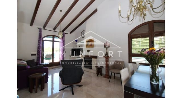 Chalet de 4 habitaciones en Villamartin, Orihuela en venta con piscina - 790.000 € (Ref: 9626357)