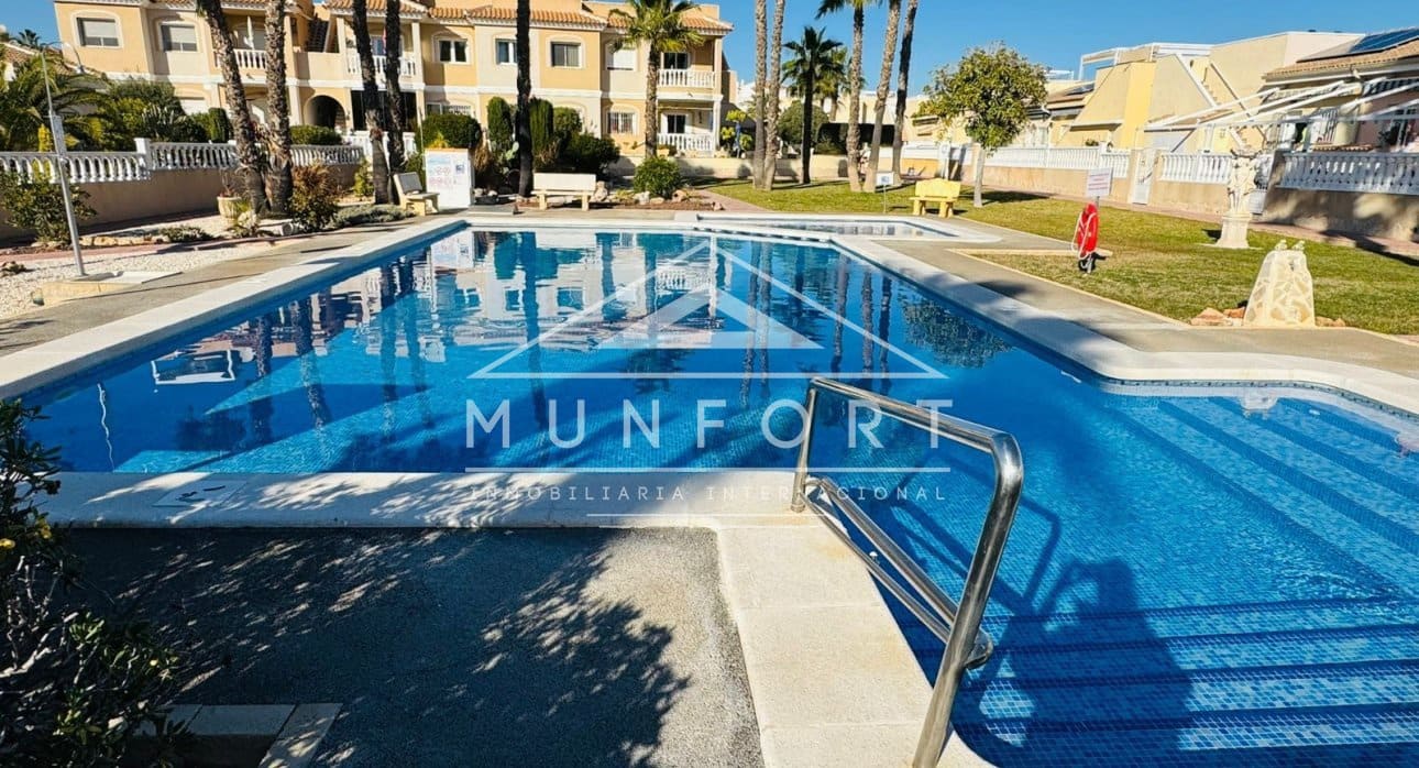 Chalet de 2 habitaciones en Rojales en venta con piscina - 259.000 € (Ref: 9626360)