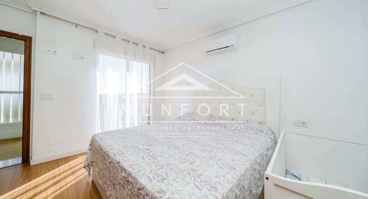 4 sypialnia Willa na sprzedaż w San Miguel de Salinas z basenem - 299 900 € (Ref: 9632676)