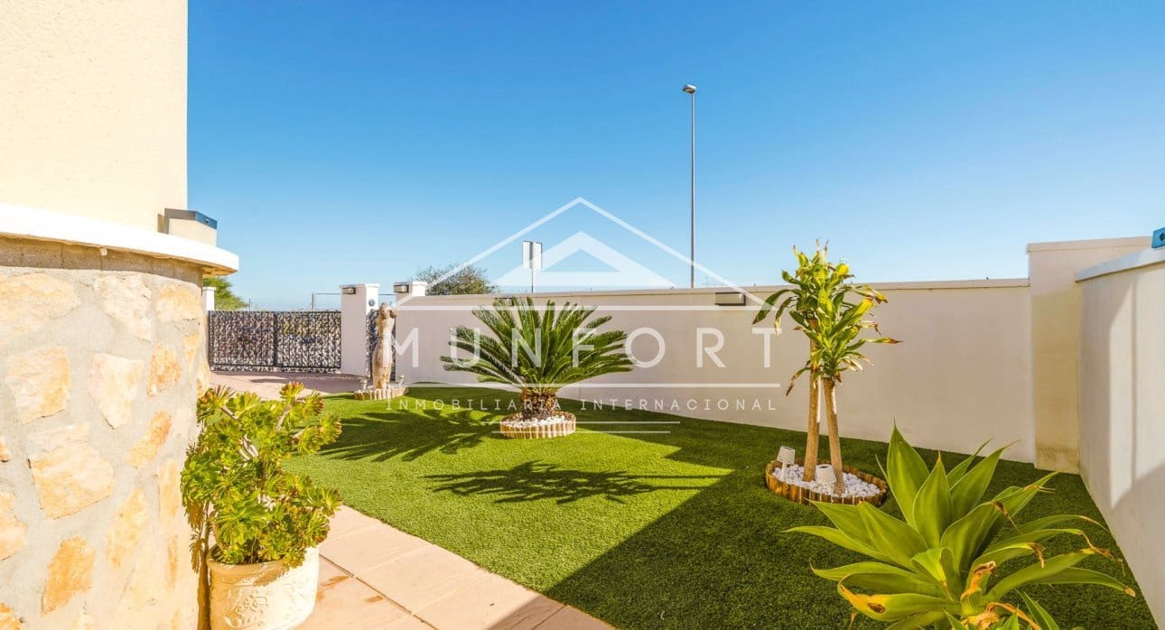 4 sypialnia Willa na sprzedaż w San Miguel de Salinas z basenem - 299 900 € (Ref: 9632676)