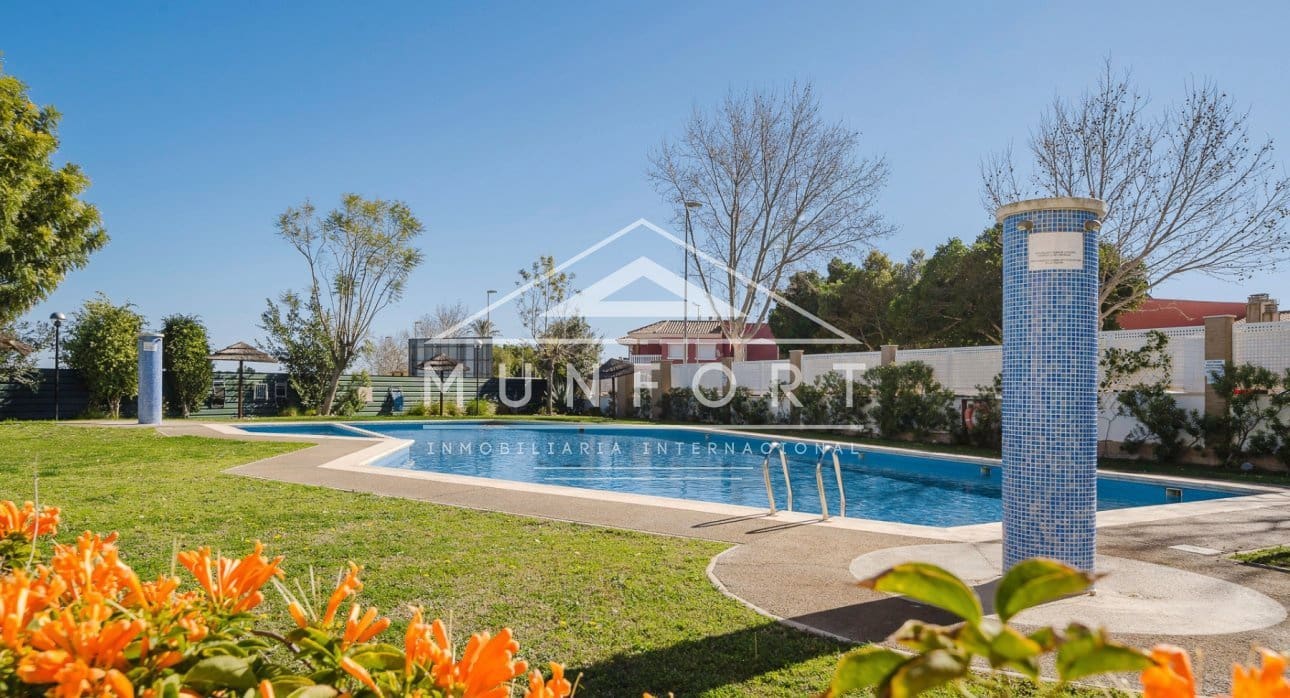 2 bedroom Apartment for sale in San Javier with pool - € 146,900 (Ref: 9642456)