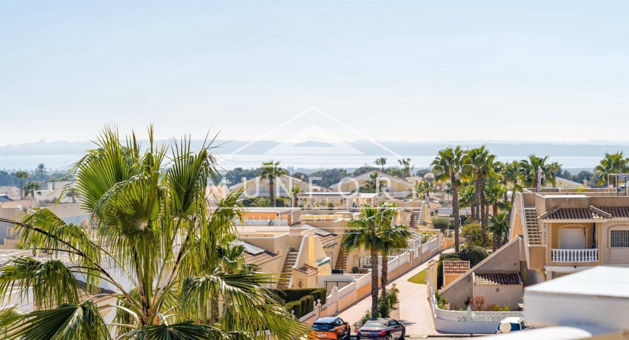 2 soveværelse Villa til salg i Rojales med swimmingpool - € 259.000 (Ref: 9642458)