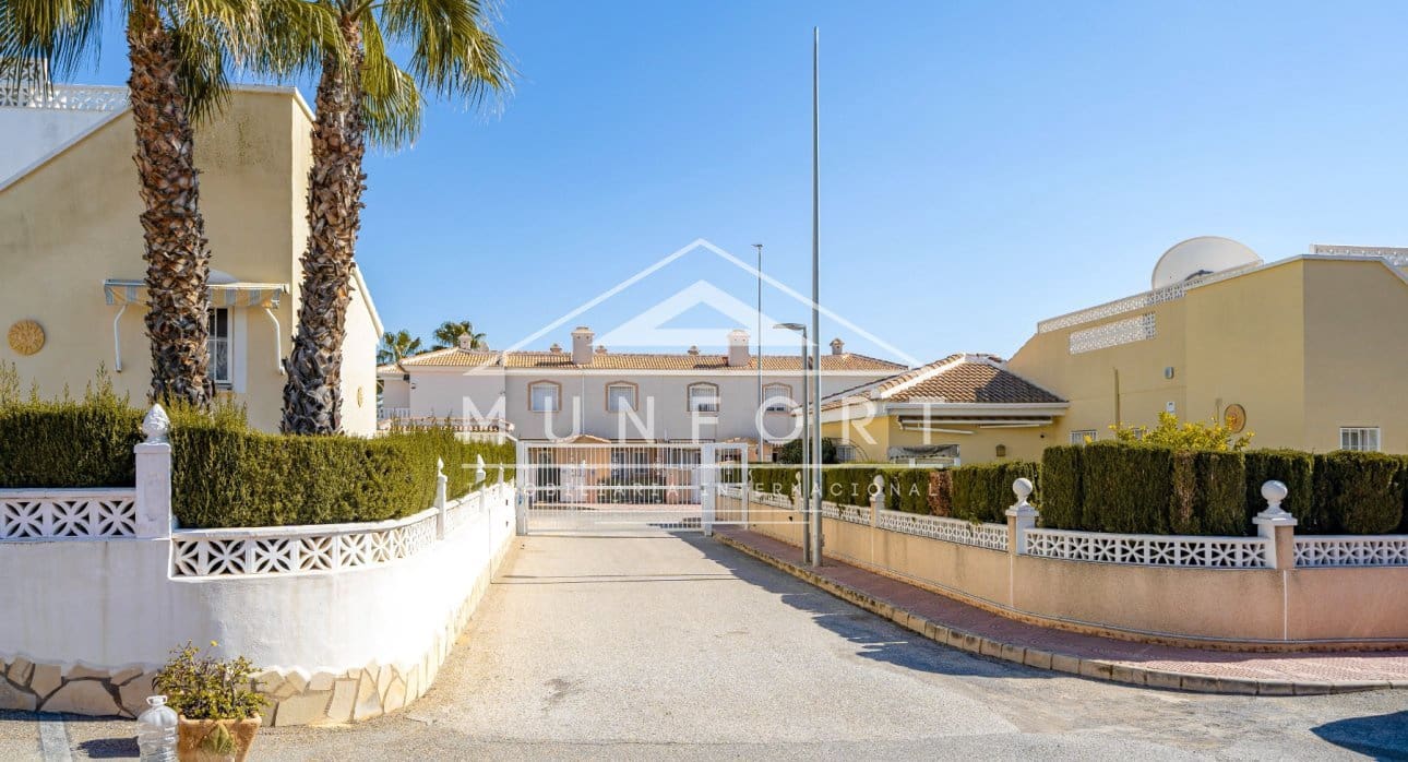 2 soveværelse Villa til salg i Rojales med swimmingpool - € 259.000 (Ref: 9642458)