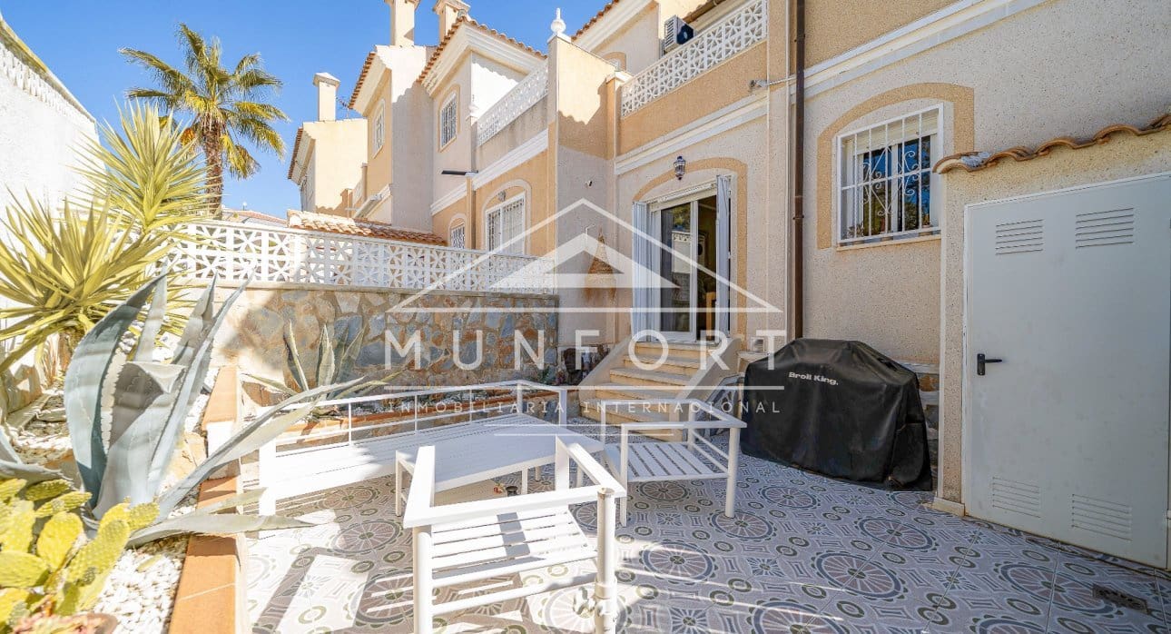 2 soveværelse Villa til salg i Rojales med swimmingpool - € 259.000 (Ref: 9642458)