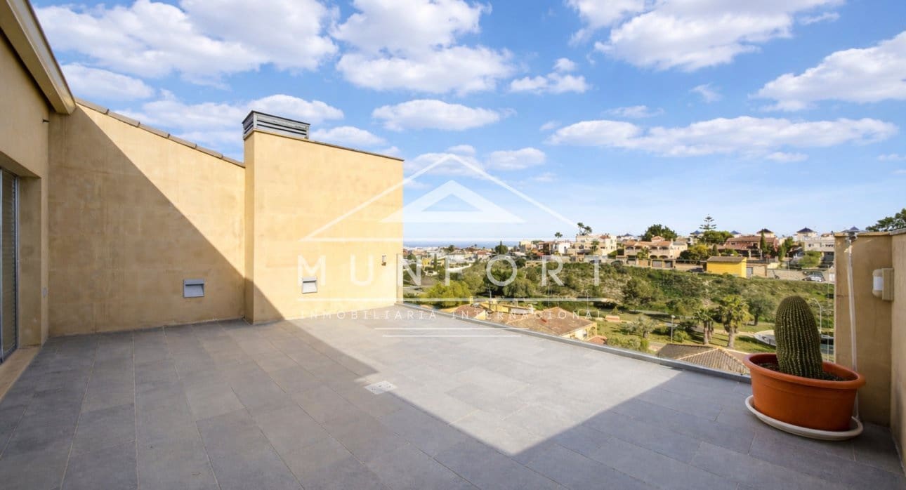 Chalet de 7 habitaciones en Torrevieja en venta con piscina - 1.800.000 € (Ref: 9645603)