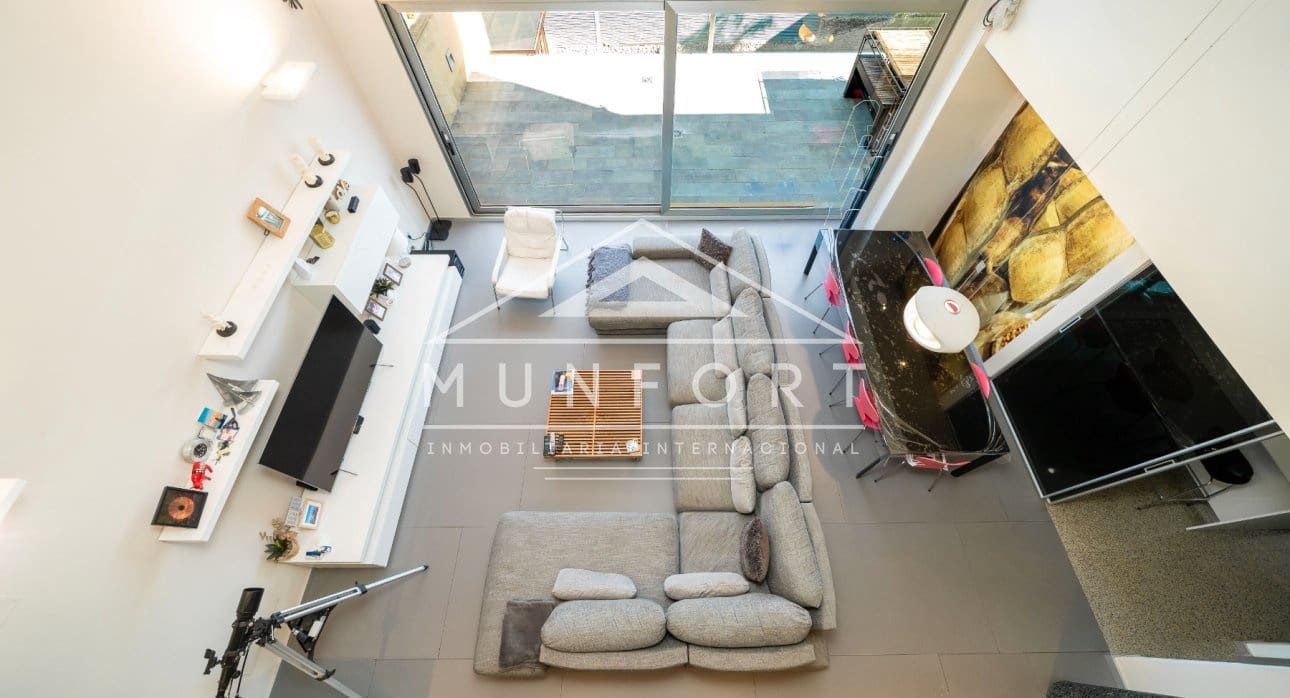 Chalet de 7 habitaciones en Torrevieja en venta con piscina - 1.800.000 € (Ref: 9645603)