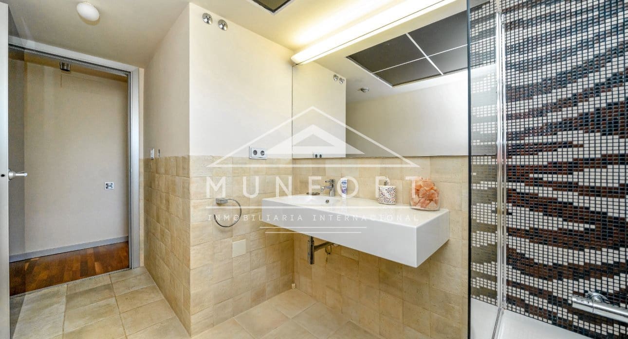 Chalet de 7 habitaciones en Torrevieja en venta con piscina - 1.800.000 € (Ref: 9645603)