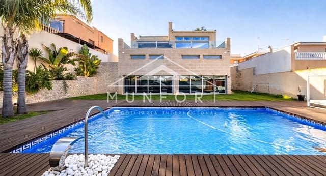 Chalet de 7 habitaciones en Los Balcones - Los Altos, Torrevieja en venta con piscina - 1.800.000 € (Ref: 9645603)