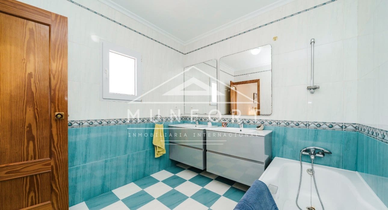 6 soveværelse Villa til salg i La Manga del Mar Menor - € 1.045.000 (Ref: 9645604)