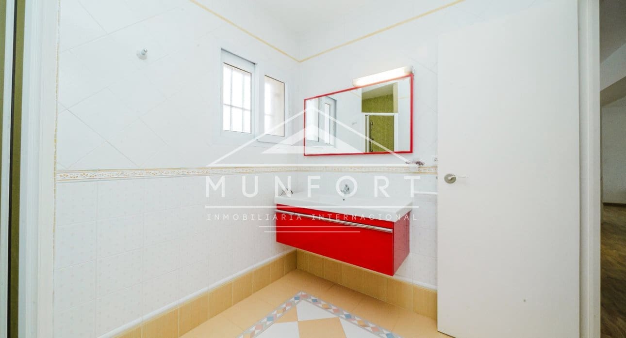 6 soveværelse Villa til salg i La Manga del Mar Menor - € 1.045.000 (Ref: 9645604)