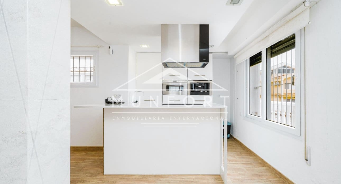 6 soveværelse Villa til salg i La Manga del Mar Menor - € 1.045.000 (Ref: 9645604)