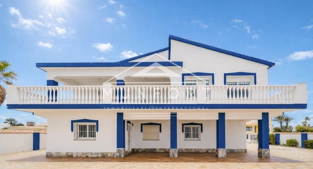 6 soveværelse Villa til salg i La Manga del Mar Menor - € 1.045.000 (Ref: 9645604)
